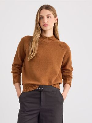 Sweter damski na zimę Mohito ze sklepu: Mohito w kategorii: Swetry damskie - zdjęcie 55A556F-010-6967_469LS