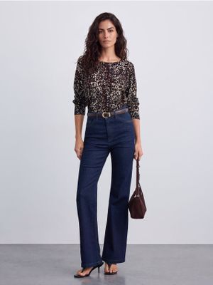 Sweter damski casual Mohito ze sklepu: Mohito w kategorii: Swetry damskie - zdjęcie 55A556F-010-6967_481KE
