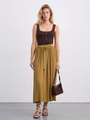 Spódnica elegancka wiosenna Mohito ze sklepu: Mohito w kategorii: Spódnice - zdjęcie 55A556F-010-6967_489KP