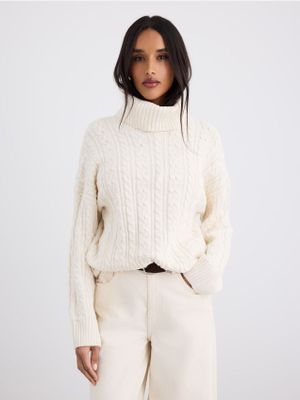 Sweter damski casual Mohito ze sklepu: Mohito w kategorii: Swetry damskie