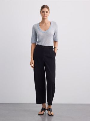 Spodnie damskie wiosenne Mohito ze sklepu: Mohito w kategorii: Spodnie damskie - zdjęcie 55A556F-010-6967_530LE