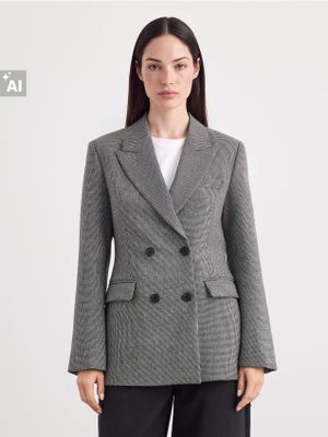 Marynarka Mohito ze sklepu: Mohito w kategorii: Marynarki damskie - zdjęcie 55A556F-010-6967_535LE