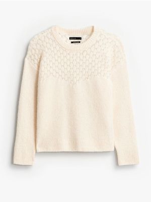 Sweter damski casual Mohito ze sklepu: Mohito w kategorii: Swetry damskie - zdjęcie 55A556F-010-6967_554EQ