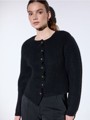 Sweter damski na zimę casual Mohito ze sklepu: Mohito w kategorii: Swetry damskie - zdjęcie 55A556F-010-6967_563EQ