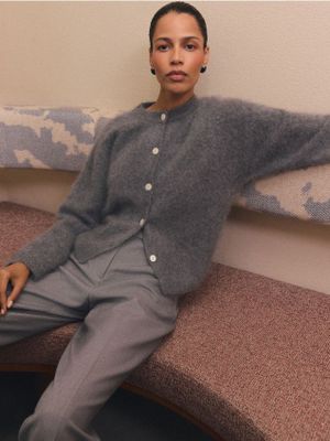 Sweter damski Mohito ze sklepu: Mohito w kategorii: Swetry damskie - zdjęcie 55A556F-010-6967_579LG