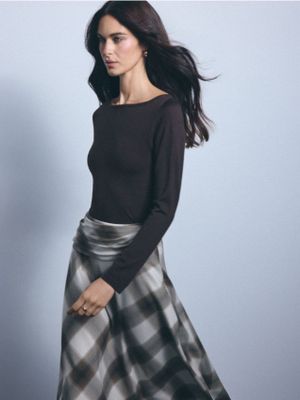 Sweter damski casual Mohito ze sklepu: Mohito w kategorii: Swetry damskie - zdjęcie 55A556F-010-6967_582LG