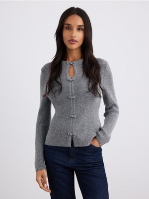 Sweter damski Mohito ze sklepu: Mohito w kategorii: Swetry damskie - zdjęcie 55A556F-010-6967_583MQ