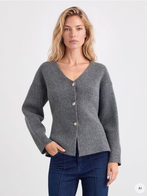 Sweter damski na zimę casual Mohito ze sklepu: Mohito w kategorii: Swetry damskie - zdjęcie 55A556F-010-6967_585MQ