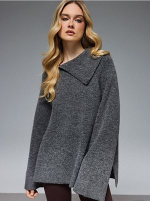 Sweter damski casual zimowy Mohito ze sklepu: Mohito w kategorii: Swetry damskie - zdjęcie 55A556F-010-6967_587LG
