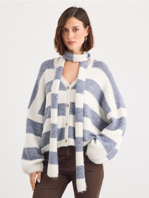Sweter damski Mohito ze sklepu: Mohito w kategorii: Swetry damskie - zdjęcie 55A556F-010-6967_594MG