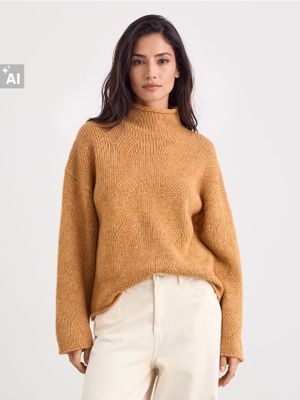 Sweter damski na zimę Mohito ze sklepu: Mohito w kategorii: Swetry damskie - zdjęcie 55A556F-010-6967_607EQ