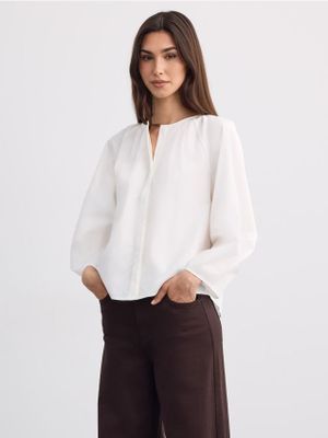 Mohito - Bluzka damska casualowa ze sklepu: Mohito w kategorii: Bluzki damskie - zdjęcie 55A556F-010-6967_629KT