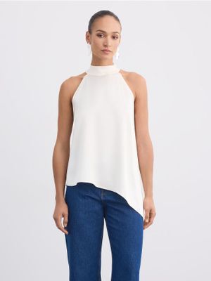 Bluzka damska casual Mohito ze sklepu: Mohito w kategorii: Bluzki damskie - zdjęcie 55A556F-010-6967_633KT