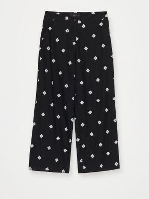 Spodnie damskie casual Mohito ze sklepu: Mohito w kategorii: Spodnie damskie - zdjęcie 55A556F-010-6967_695EE