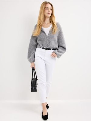 Jeansy damskie w miejskim stylu Mohito ze sklepu: Mohito w kategorii: Jeansy damskie - zdjęcie 55A556F-010-6967_698JU