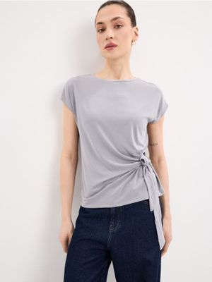 Bluzka damska casual Mohito ze sklepu: Mohito w kategorii: Bluzki damskie - zdjęcie 55A556F-010-6967_732KK