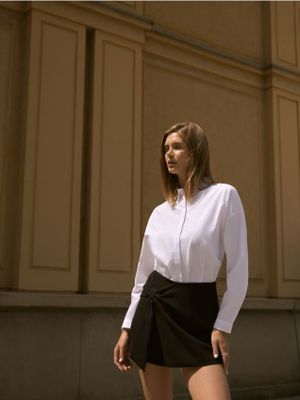 Koszula damska casual elegancka Mohito ze sklepu: Mohito w kategorii: Koszule damskie - zdjęcie 55A556F-010-6967_737CI