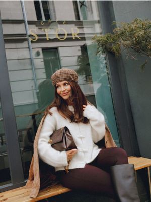 Sweter damski casual Mohito ze sklepu: Mohito w kategorii: Swetry damskie - zdjęcie 55A556F-010-6967_754LT