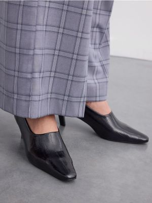 Czółenka na wiosnę Mohito ze sklepu: Mohito w kategorii: Czółenka - zdjęcie 55A556F-010-6967_785LE