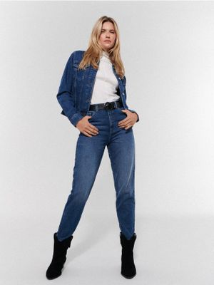 Mohito - Jeansy damskie w miejskim stylu ze sklepu: Mohito w kategorii: Jeansy damskie - zdjęcie 55A556F-010-6967_790BL