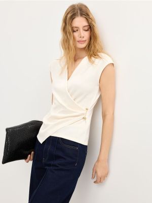 Bluzka damska casual Mohito ze sklepu: Mohito w kategorii: Bluzki damskie - zdjęcie 55A556F-010-6967_801KK