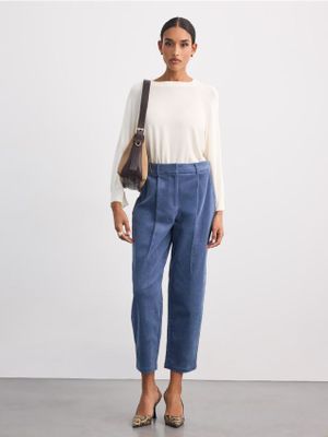 Spodnie damskie casual Mohito ze sklepu: Mohito w kategorii: Spodnie damskie - zdjęcie 55A556F-010-6967_828KY
