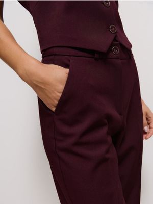 Spodnie damskie eleganckie Mohito ze sklepu: Mohito w kategorii: Spodnie damskie - zdjęcie 55A556F-010-6967_835FG