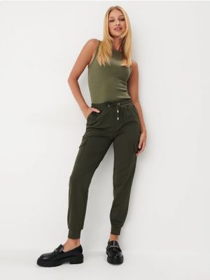 Spodnie damskie jesienne Mohito ze sklepu: Mohito w kategorii: Spodnie damskie - zdjęcie 55A556F-010-6967_8420W