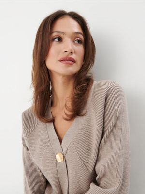 Sweter damski casual Mohito ze sklepu: Mohito w kategorii: Swetry damskie - zdjęcie 55A556F-010-6967_8504Z
