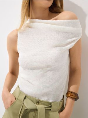 Mohito - Bluzka damska na wiosnę casual ze sklepu: Mohito w kategorii: Bluzki damskie - zdjęcie 55A556F-010-6967_882LD