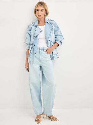 Jeansy damskie na wiosnę Mohito ze sklepu: Mohito w kategorii: Jeansy damskie - zdjęcie 55A556F-010-6967_884IV
