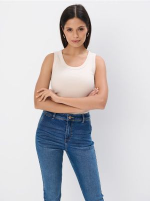 Bluzka damska casual Mohito ze sklepu: Mohito w kategorii: Bluzki damskie - zdjęcie 55A556F-010-6967_8871W