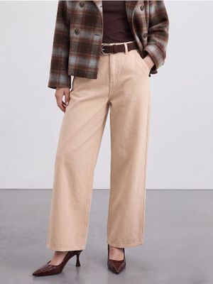 Jeansy damskie w miejskim stylu Mohito ze sklepu: Mohito w kategorii: Jeansy damskie - zdjęcie 55A556F-010-6967_933KQ