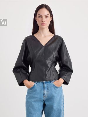 Bluzka damska Mohito ze sklepu: Mohito w kategorii: Bluzki damskie - zdjęcie 55A556F-010-6967_9615W