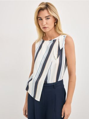Bluzka damska letnia Mohito ze sklepu: Mohito w kategorii: Bluzki damskie - zdjęcie 55A556F-010-6967_970KF