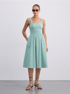 Sukienka Mohito ze sklepu: Mohito w kategorii: Sukienki - zdjęcie 55A556F-010-6967_979KG
