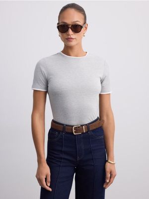 Bluzka damska Mohito ze sklepu: Mohito w kategorii: Bluzki damskie - zdjęcie 55A556F-010-6967_986LD