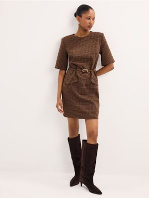 Sukienka casual Mohito ze sklepu: Mohito w kategorii: Sukienki - zdjęcie 55A556F-010-6967_990KJ