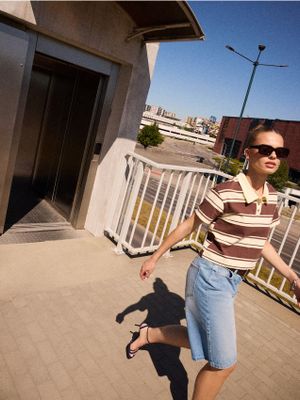 Bluzka damska casual na wiosnę Mohito ze sklepu: Mohito w kategorii: Bluzki damskie - zdjęcie 55A556F-010-6967_992GJ