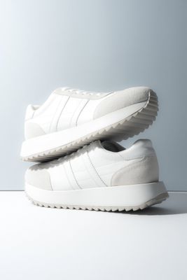 Buty sportowe damskie na wiosnę ze sklepu: Estro w kategorii: Buty sportowe damskie - zdjęcie 5A36CC-E79-13791_15483733934428