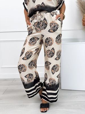 Spodnie damskie casual ModnaKiecka.pl ze sklepu: ModnaKiecka.pl w kategorii: Spodnie damskie - zdjęcie 64ECE52-355-6290_23063299