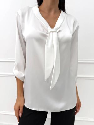 Bluzka damska casual na wiosnę ModnaKiecka.pl ze sklepu: ModnaKiecka.pl w kategorii: Bluzki damskie - zdjęcie 64ECE52-355-6290_23069958