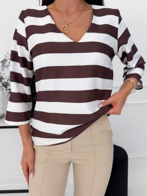Bluzka damska casual ModnaKiecka.pl ze sklepu: ModnaKiecka.pl w kategorii: Bluzki damskie - zdjęcie 64ECE52-355-6290_23073073