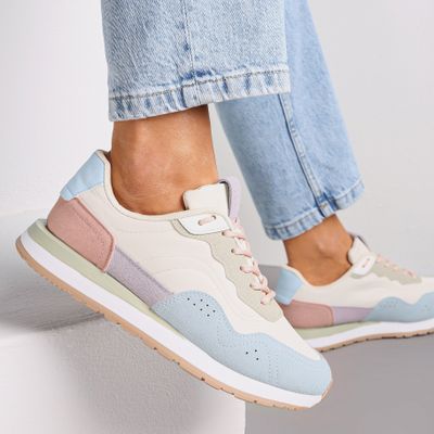 Buty sportowe damskie na wiosnę Renee ze sklepu: renee.pl w kategorii: Buty sportowe damskie - zdjęcie 6BEED23A-9DF-769_236449