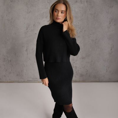 Komplet Renee ze sklepu: renee.pl w kategorii: Komplety i garnitury damskie - zdjęcie 6BEED23A-9DF-769_263171