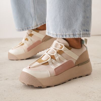 Buty sportowe damskie na wiosnę Renee ze sklepu: renee.pl w kategorii: Buty sportowe damskie - zdjęcie 6BEED23A-9DF-769_265060