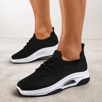 Buty sportowe damskie na wiosnę Renee ze sklepu: renee.pl w kategorii: Buty sportowe damskie - zdjęcie 6BEED23A-9DF-769_322445