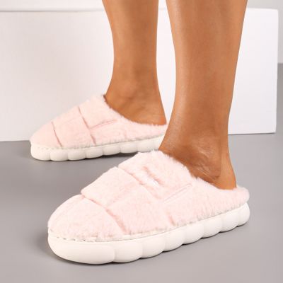 Kapcie damskie na zimę Renee ze sklepu: renee.pl w kategorii: Kapcie damskie - zdjęcie 6BEED23A-9DF-769_345420