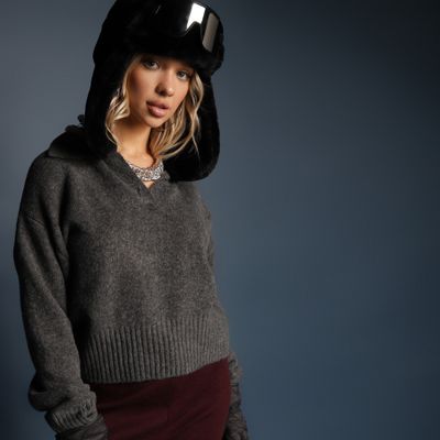 Sweter damski casual Renee ze sklepu: renee.pl w kategorii: Swetry damskie - zdjęcie 6BEED23A-9DF-769_364568