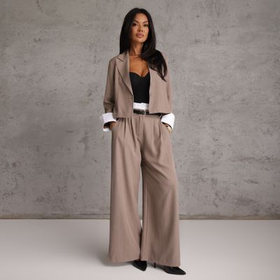 Komplet casualowy Renee ze sklepu: renee.pl w kategorii: Komplety i garnitury damskie - zdjęcie 6BEED23A-9DF-769_383496